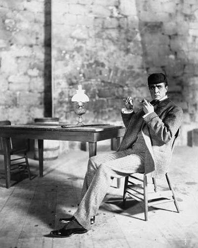 Sherlock-Holmes-1899-Gillette.jpg